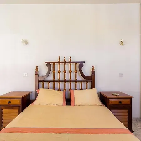 4 Bedroom Villa With Private Pool Near Beach *