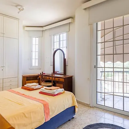 Willa 4 Bedroom Villa With Private Pool Near Beach Oroklini