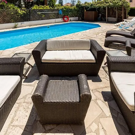 4 Bedroom Villa With Private Pool Near Beach * Oroklini