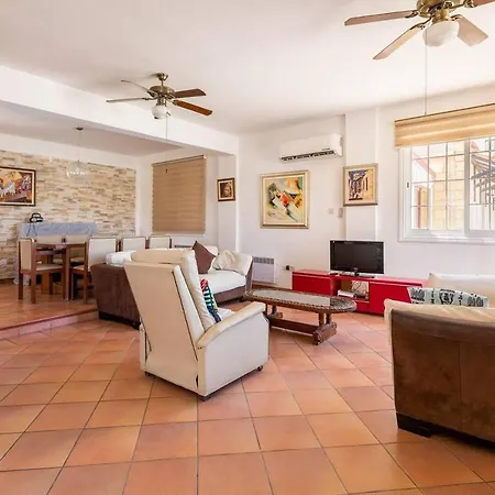 Villa 4 Bedroom Villa With Private Pool Near Beach Voroklini