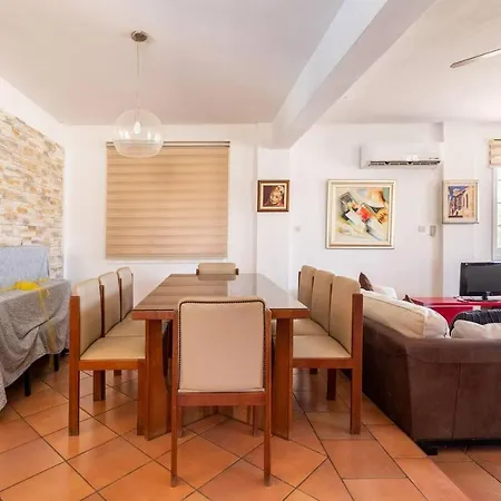 4 Bedroom Villa With Private Pool Near Beach Voroklini