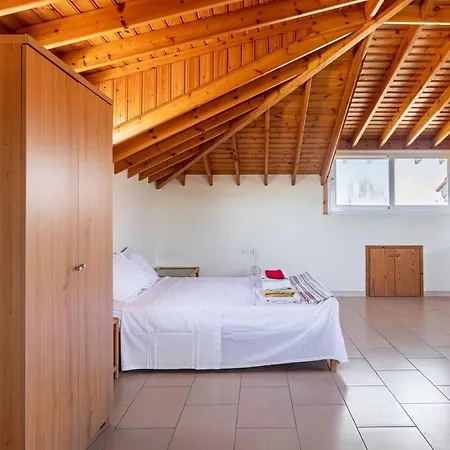 Willa 4 Bedroom Villa With Private Pool Near Beach Oroklini
