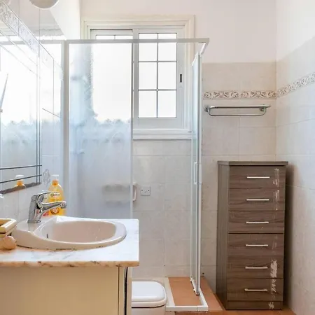 Willa 4 Bedroom Villa With Private Pool Near Beach Oroklini